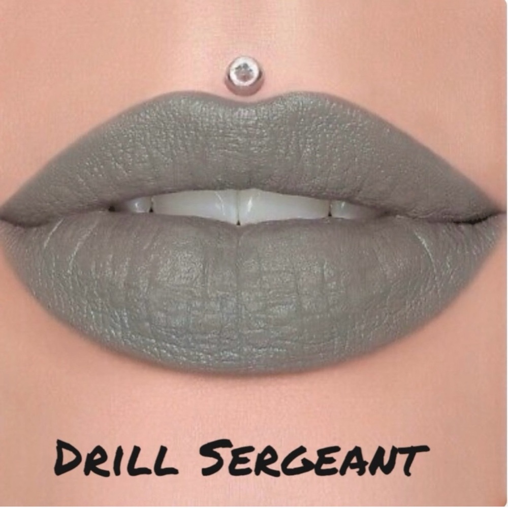 Jeffree Star Gray Velvet Trap Matte Lipstick Full Coverage